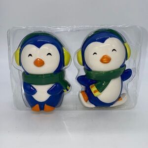 Cute Ceramic Penguin Salt and Pepper Shakers NEW
